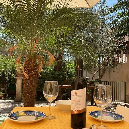 فيلا House With Garden نوتو المظهر الخارجي الصورة