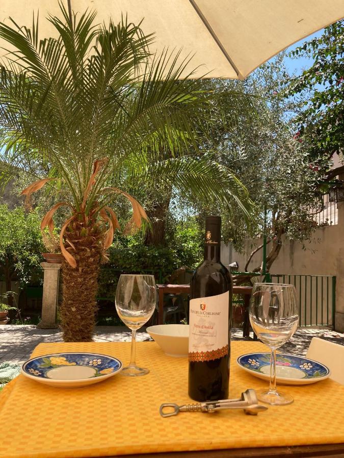 فيلا House With Garden نوتو المظهر الخارجي الصورة